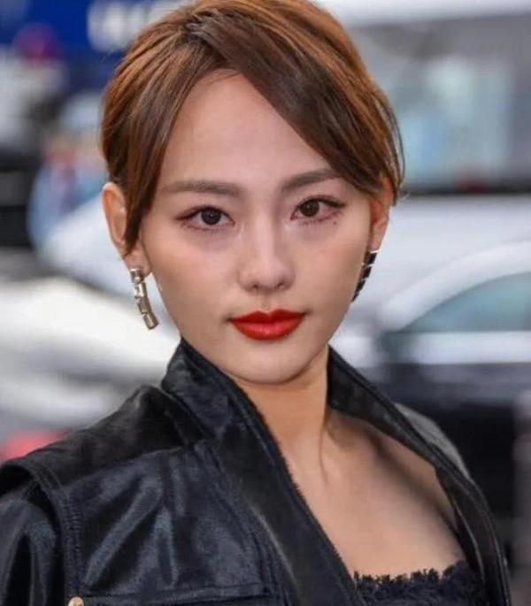 脫離精修的女星照片