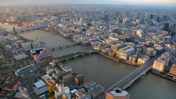 「三轉彎」世界上最讓人驚歎的機場進近景觀——(模擬飛行看看) 「三轉彎」世界上最讓人驚歎的機場進近景觀——(模擬飛行看看)
