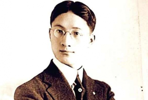 又一次證明實力！餘秀華在路邊的即興之作，網友：我承認我破防了