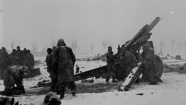 志願軍連長髮明“三朵花”，40人幹掉800人，美軍誤以為是高科技