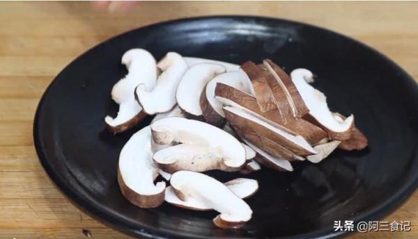 年夜飯最受歡迎的一道菜,“吉祥發財樹”,食材簡單,營養又解饞 年夜飯最受歡迎的一道菜,“吉祥發財樹”,食材簡單,營養又解饞