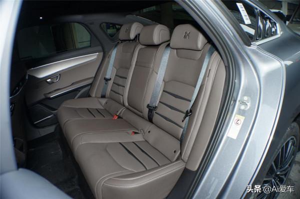 1&period;4L油耗帶四驅，高階旗艦大家轎，不要購置稅還便宜，比亞迪漢DM