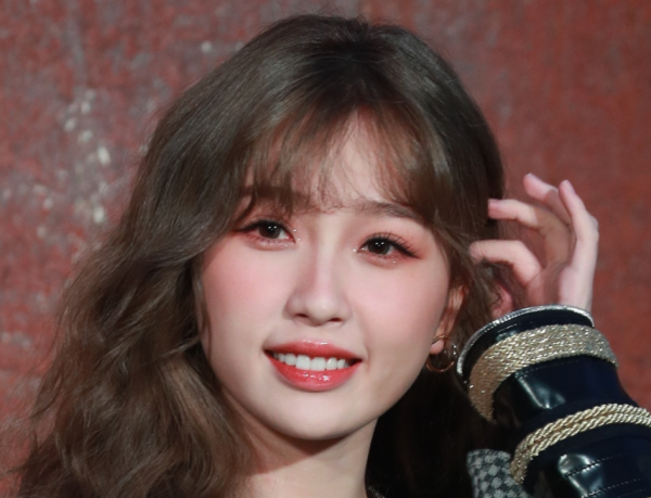 LV大秀紅毯來了!熱巴暴露髮際線,周冬雨瘦過頭,劉亦菲狀態絕佳 LV大秀紅毯來了!熱巴暴露髮際線,周冬雨瘦過頭,劉亦菲狀態絕佳