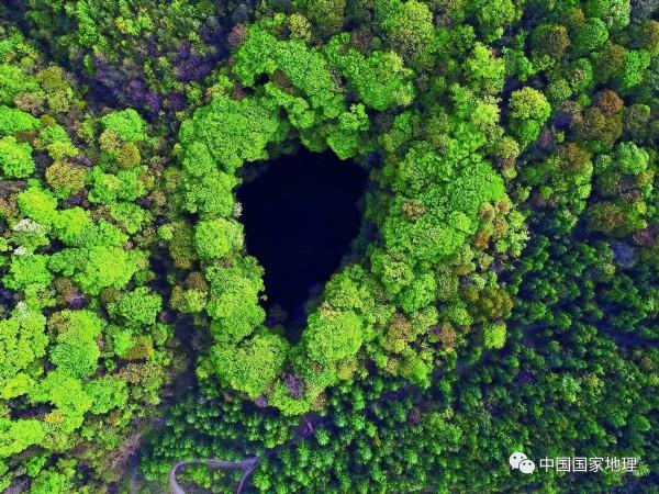 “天坑”從哪裡來？