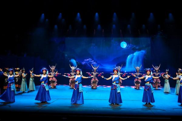 暑假，帶娃來桂林千古情放肆撒野，看精彩演出，重返侏羅紀