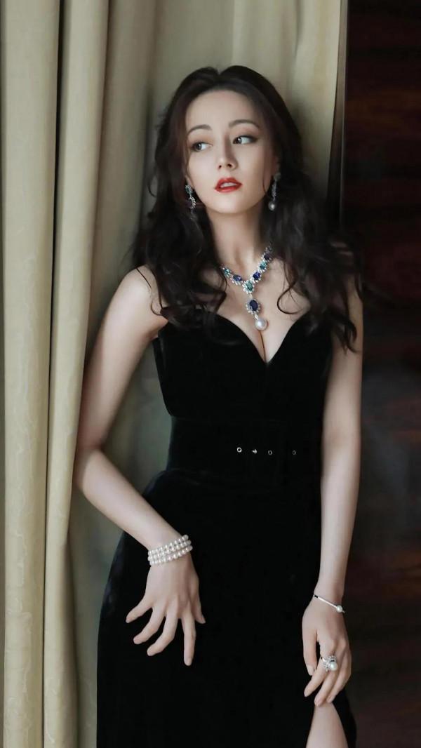 迪麗熱巴 天使般的容顏