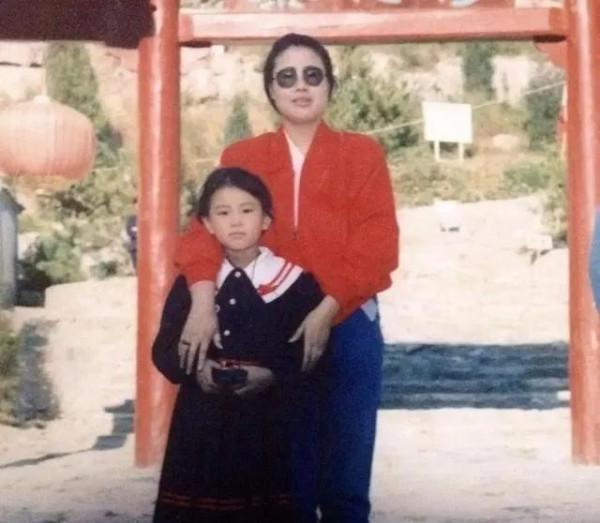 中國女排隊員的童年照,你能認出誰? 中國女排隊員的童年照,你能認出誰?