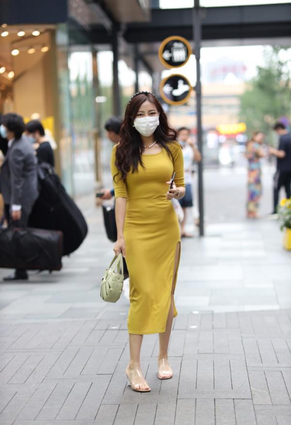 33歲微胖“阿姨”的連衣裙，既顯身材又有氣質，一般女孩難以駕馭