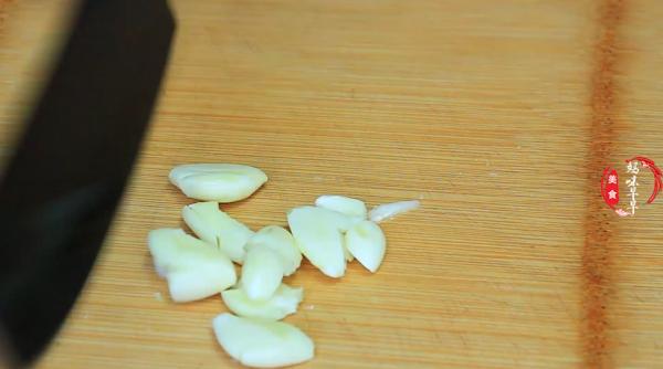 莧菜好吃有講究，記住3點“淡，燙，爛”，軟滑入味，全家都喜歡