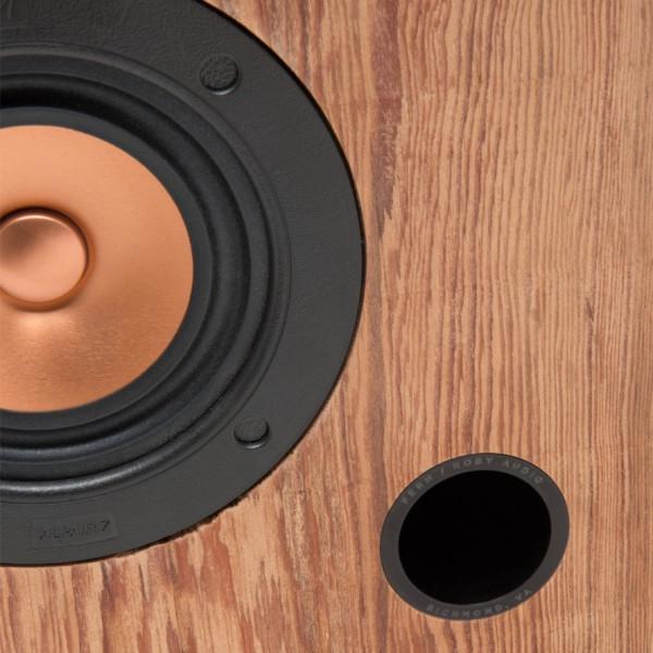 讓廢舊木頭再生製造出了高階大氣復古音響 讓廢舊木頭再生製造出了高階大氣復古音響