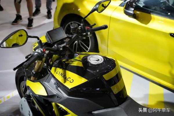 摩博會丨QJmotor閃300S、逸550售價公佈，迷之自信