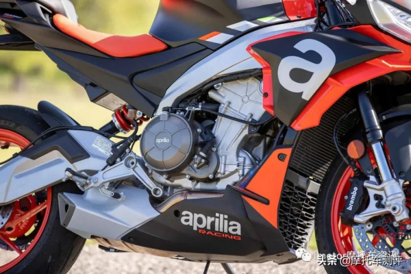 我有點懷疑,Aprilia Tuono660 vs Triumph Trident660你不知怎麼選? 我有點懷疑,Aprilia Tuono660 vs Triumph Trident660你不知怎麼選?