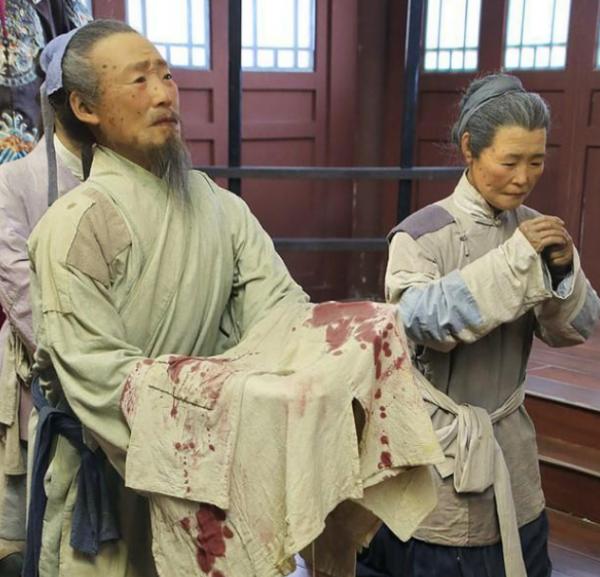 農夫報案:耕牛的舌頭被人割了,包拯:把牛宰了小偷會來自首 農夫報案:耕牛的舌頭被人割了,包拯:把牛宰了小偷會來自首