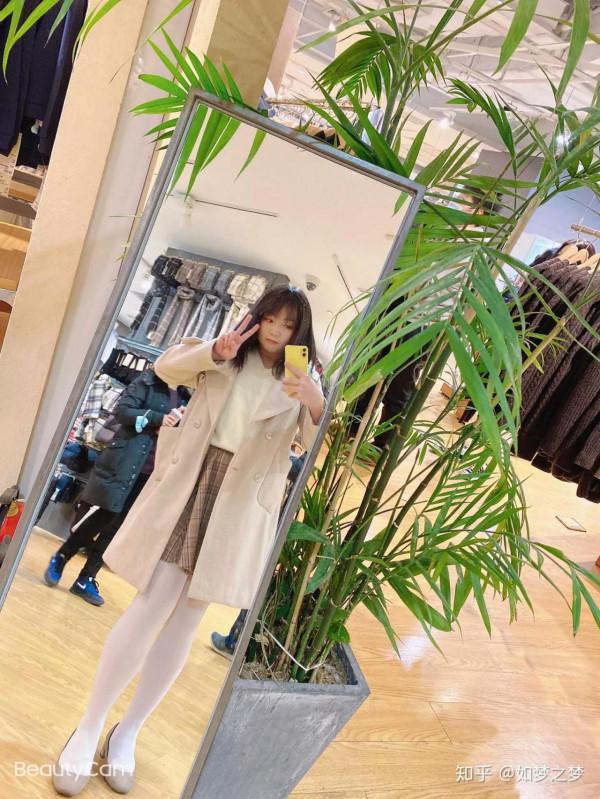 這個冬天，不流行馬丁靴了，這種搭配才是女神最愛