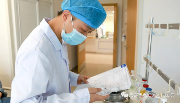 男護士,護理團隊中一枝新生的綠葉 男護士,護理團隊中一枝新生的綠葉