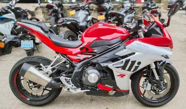 貝納利龍捲風252R怎麼樣？總結對比報告！小馬哥來填坑咯