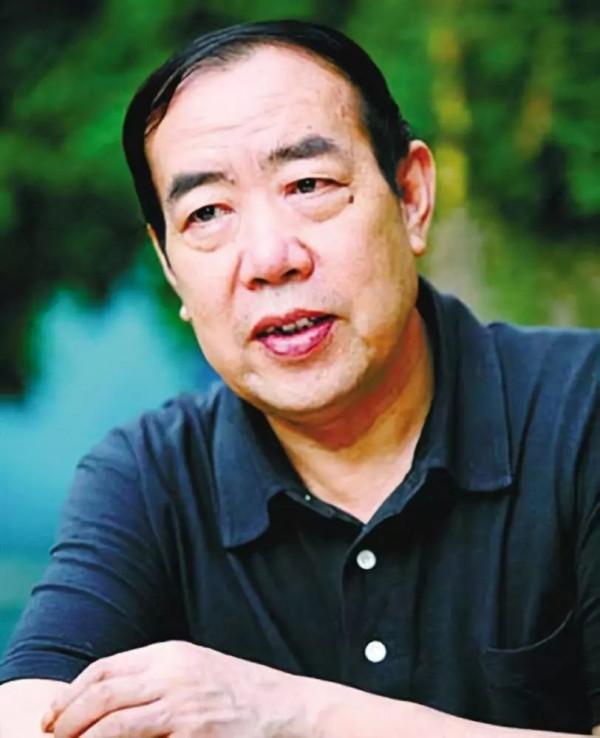 1991年,作家三毛用絲襪繞頸而亡,11天后,賈平凹收到了她的來信 1991年,作家三毛用絲襪繞頸而亡,11天后,賈平凹收到了她的來信