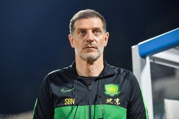 謝峰、邵佳一2選1！北京國安否定外教，新賽季應該啟用本土教練