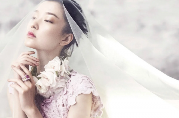 超模故事1｜清冷皎潔的初代icon杜鵑：皚如山上雪，皎若雲間月