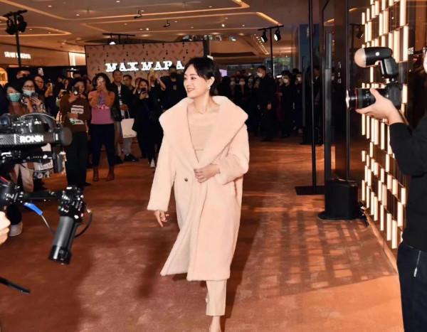 孫儷裸粉色穿搭溫柔又霸氣 孫儷裸粉色穿搭溫柔又霸氣