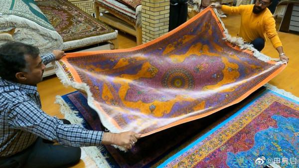 拜訪波斯地毯富商，很難想象普通地毯工的薪水，5年伊朗幣貶值8倍