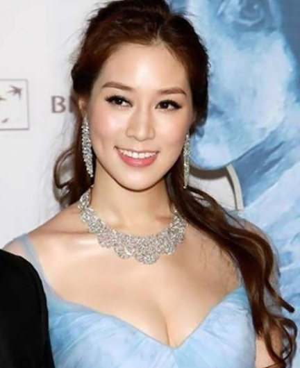 自小就被灌輸名媛思想,香港“千億兒媳”奮鬥豪門15年,終坐穩了 自小就被灌輸名媛思想,香港“千億兒媳”奮鬥豪門15年,終坐穩了