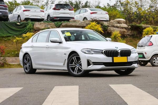 體驗寶馬5系PHEV，6.7秒破百帶空氣懸架，舒適與運動兼備