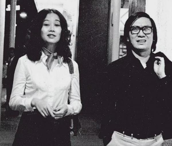 2004年黃霑去世:對成龍撒過尿,單挑過李小龍,還大罵劉德華3年 2004年黃霑去世:對成龍撒過尿,單挑過李小龍,還大罵劉德華3年