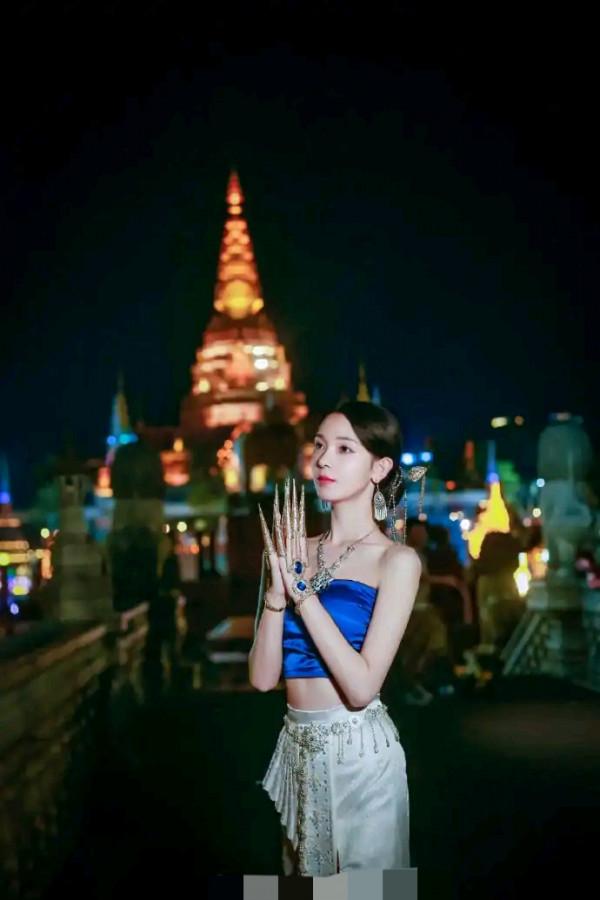 娛樂圈三位長著孩子臉的女星,即使30歲了演高中生也一點都不違和 娛樂圈三位長著孩子臉的女星,即使30歲了演高中生也一點都不違和