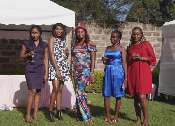 高畫質本：在肯亞用15頭牛娶妻生女，紮根非洲的中國小夥