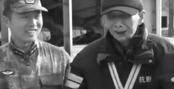 江蘇94歲老兵隱居71年，因日軍大印暴露身份，部隊開6輛坦克迎接