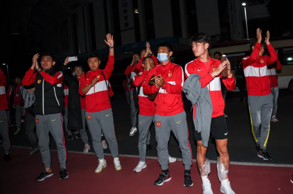 廣州隊收到2000萬生活費？記者：這是體育局發的保級獎金