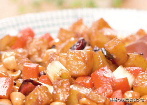 分享土豆的美味新吃法，鮮香麻辣，解饞又美味，吃一次念念不忘