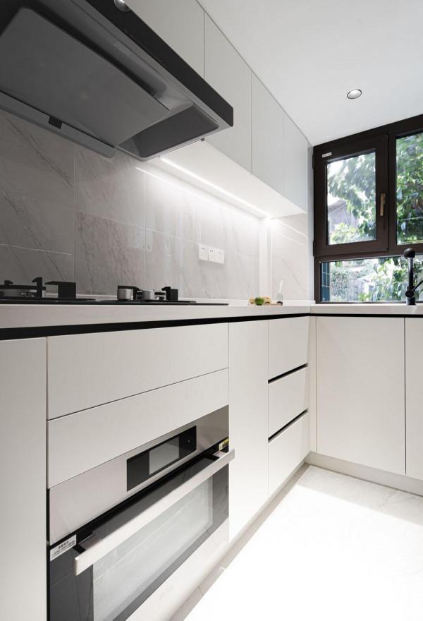 46平米的小空間,採用光影的設計,讓本來黑暗的空間變得通透 46平米的小空間,採用光影的設計,讓本來黑暗的空間變得通透