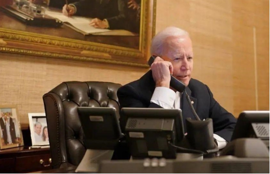 美英都主動向我國示好了，澳大利亞政客們居然還在“胡言亂語”