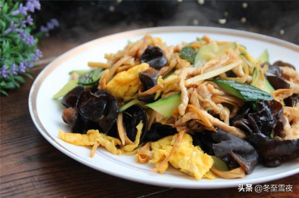 這5種食材放到一起炒，是北方的一道經典下飯菜，節日家宴受歡迎