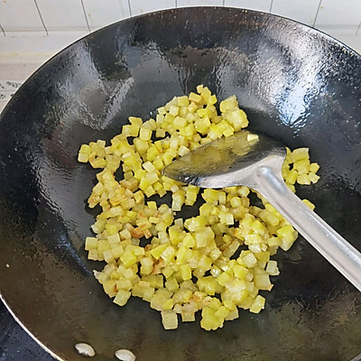 酥香土豆丁韭菜打滷麵最過癮的吃法，做一次都不夠吃