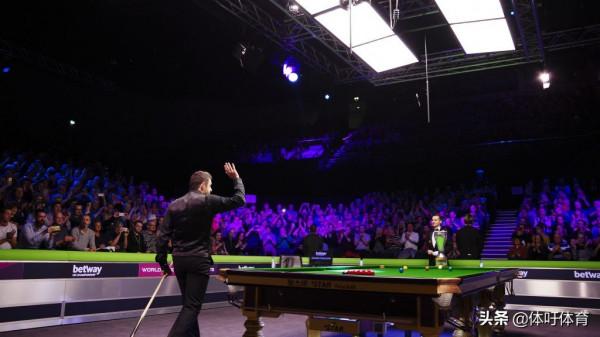 斯諾克英錦賽丁俊暉三次問鼎首次奪冠僅18歲 今年再次約戰希金斯 斯諾克英錦賽丁俊暉三次問鼎首次奪冠僅18歲 今年再次約戰希金斯