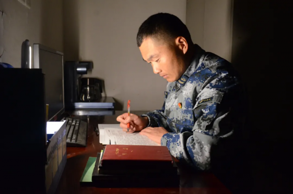 任海龍：時刻奮鬥在“戰位”的老兵