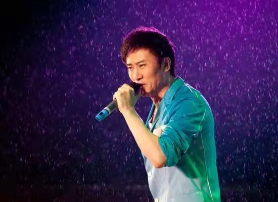 軍旅歌手江濤:窮小子娶富家女,成名後不變心,始終把妻子當成寶 軍旅歌手江濤:窮小子娶富家女,成名後不變心,始終把妻子當成寶