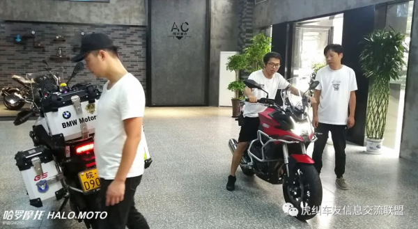 濤哥‘暴力’試駕：隆鑫VOGE無極500DS摩托駕馭感受