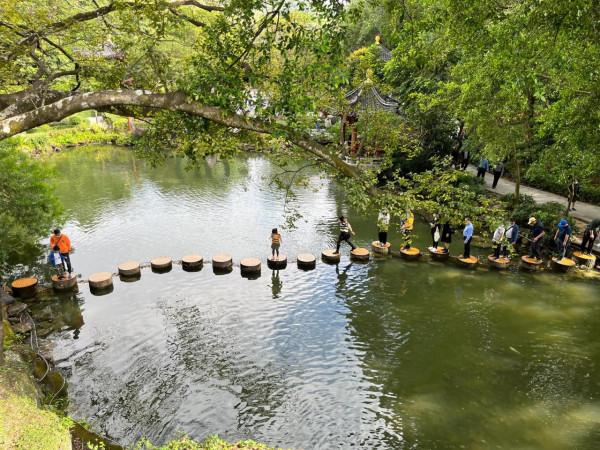 清秋，約上幾位好友到羅浮山登高，空氣清新宜人