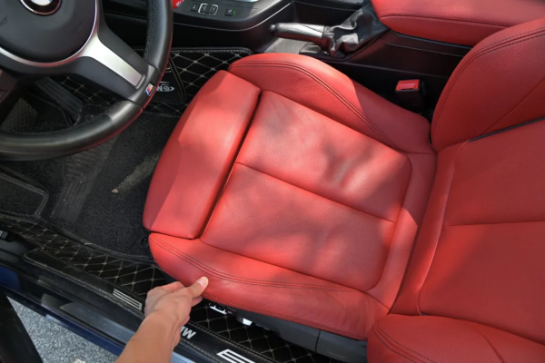 二手寶馬敞篷220i，年均一萬公里，還有M套件，二十多萬即可擁有