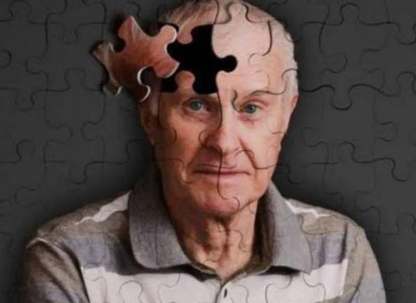 為什麼老年痴呆患者越來越多？提醒：50歲後，及早改掉4個壞習慣