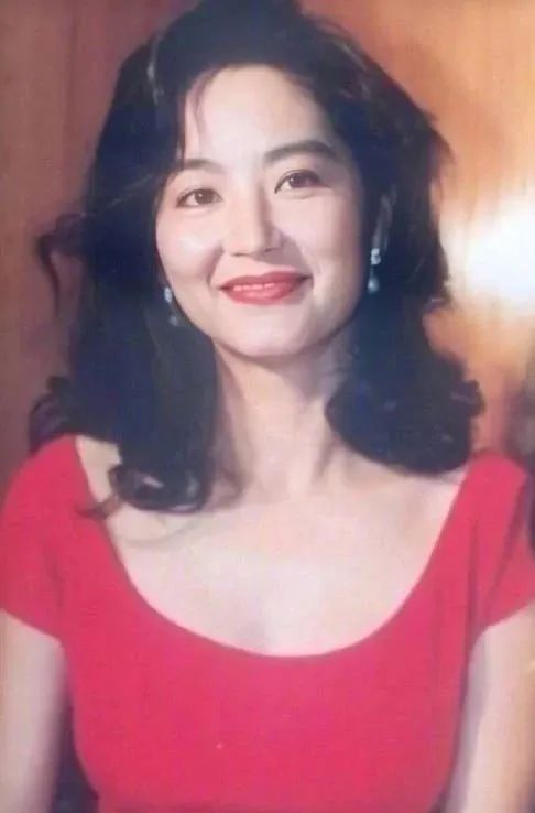 講真的|90年代的港風穿搭,今天看起來真時髦啊 講真的|90年代的港風穿搭,今天看起來真時髦啊