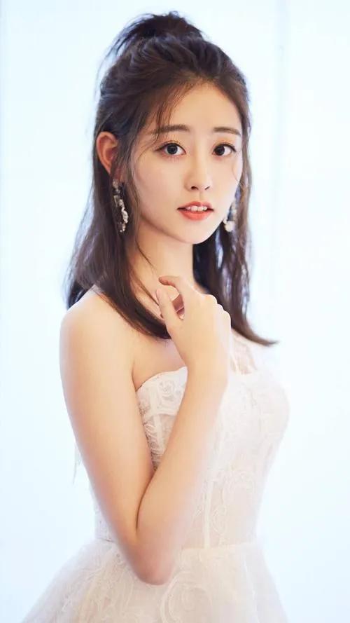 祝緒丹：寶藏女孩，仙氣十足，五官太精緻了