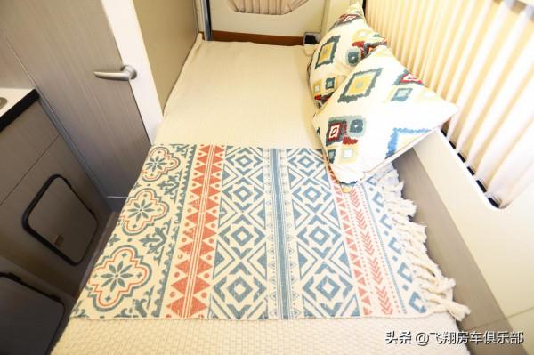 經濟實用油耗低,2.0T自動擋,福特新全順B型,新手入門級房車 經濟實用油耗低,2.0T自動擋,福特新全順B型,新手入門級房車