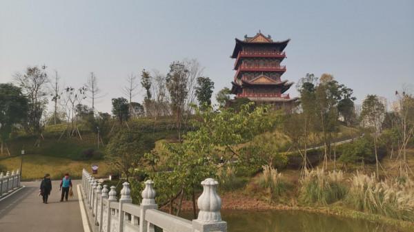重慶大足地標公園，號稱面積最大景觀最美，辛苦走完總感覺不對