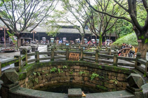 姜公墳前喝清茶,是德陽人的安逸,還是德孝城的包容 姜公墳前喝清茶,是德陽人的安逸,還是德孝城的包容