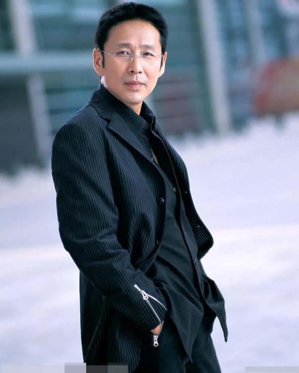 從一劇封神到演技油滑，我眼中的———陳道明